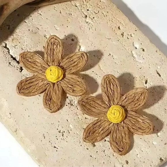 Anthropologie Bohemian Sand Sky Boho Raffia Flower Earrings - Picture 3 of 9